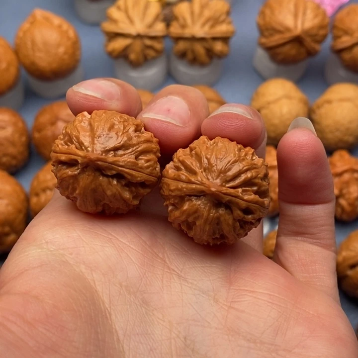 文玩核桃把件小圆球