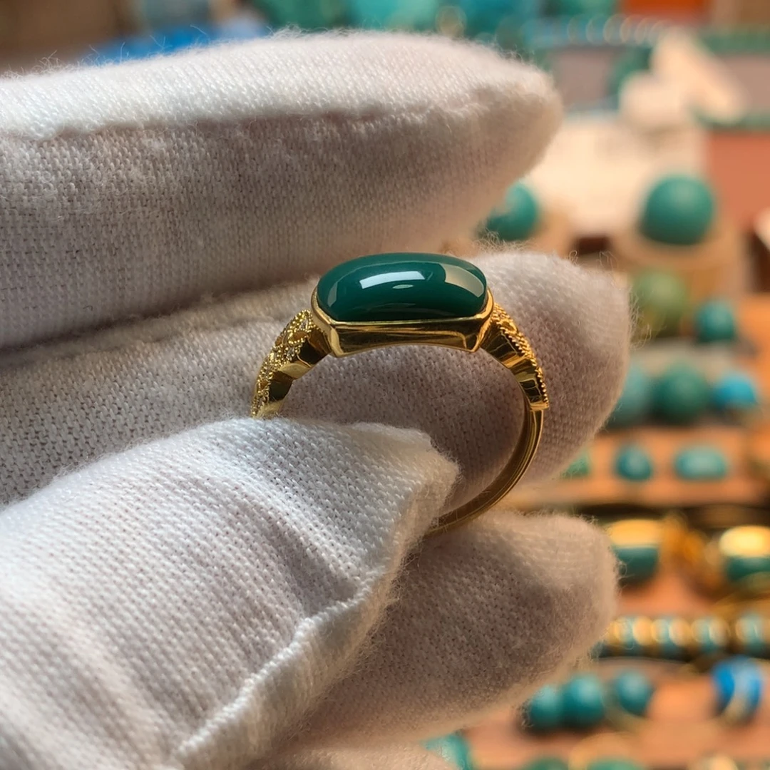 绿松石18K金镶嵌挂件