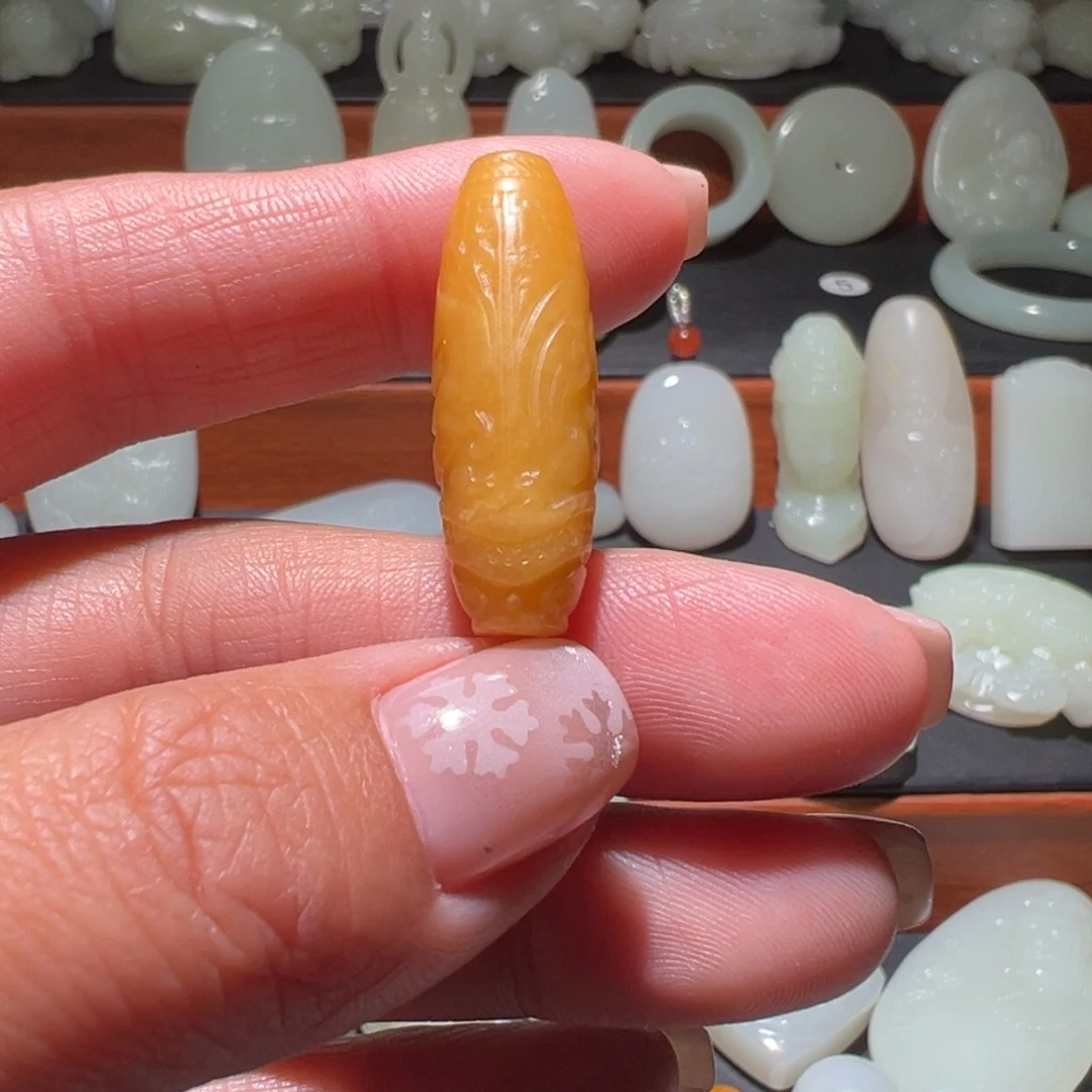 爱***秋和田玉未镶嵌颈饰