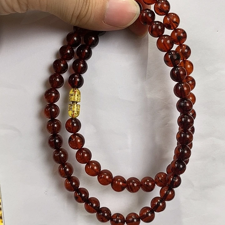 琥珀未镶嵌颈饰多人