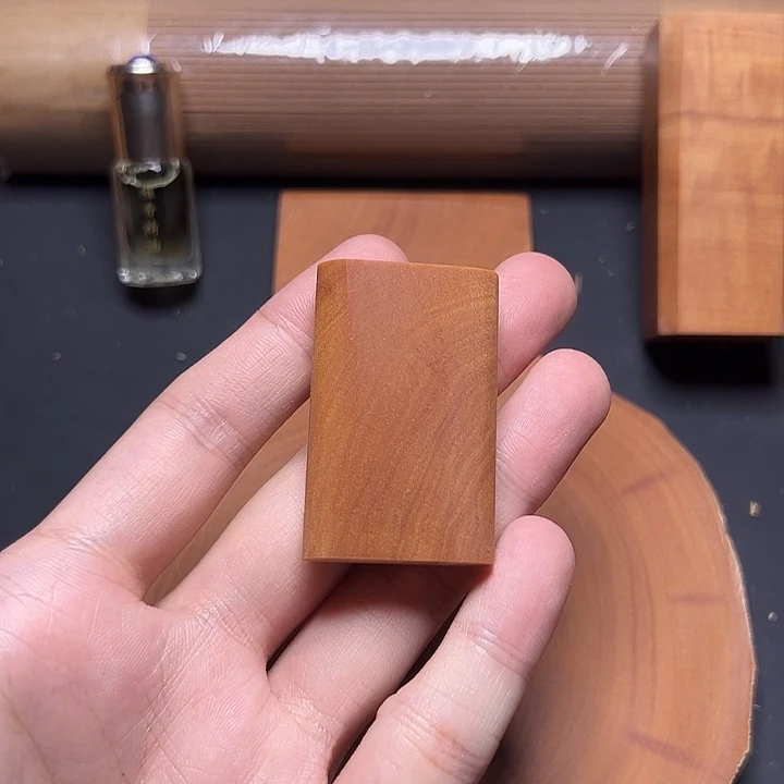 檀香木奶香甜香35无事牌