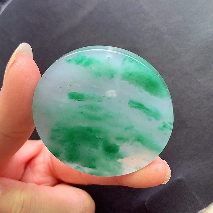 颈饰未镶嵌石英质玉