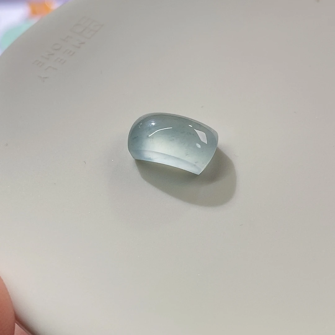 翡翠裸石高冰玻马鞍戒面