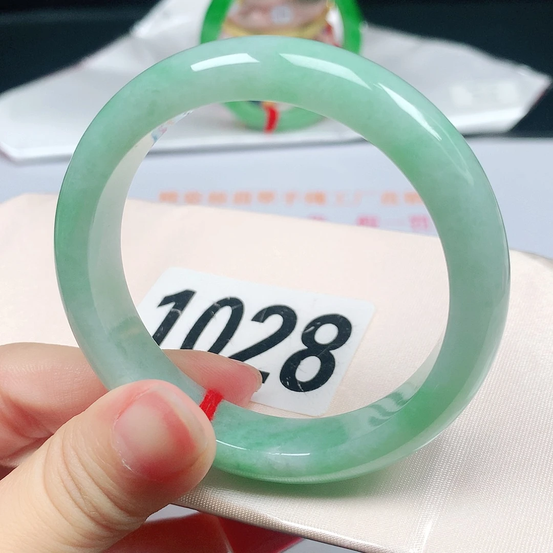 翡翠未镶嵌手镯1028