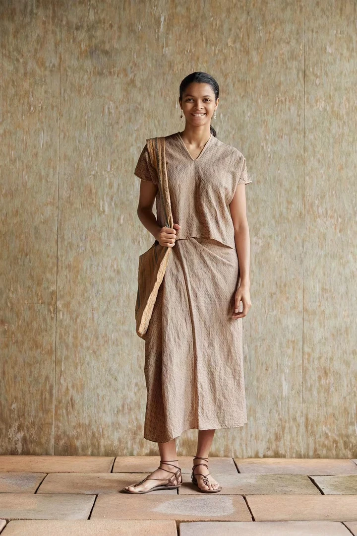 左岸迷香2025春夏原创设计植物染短上衣