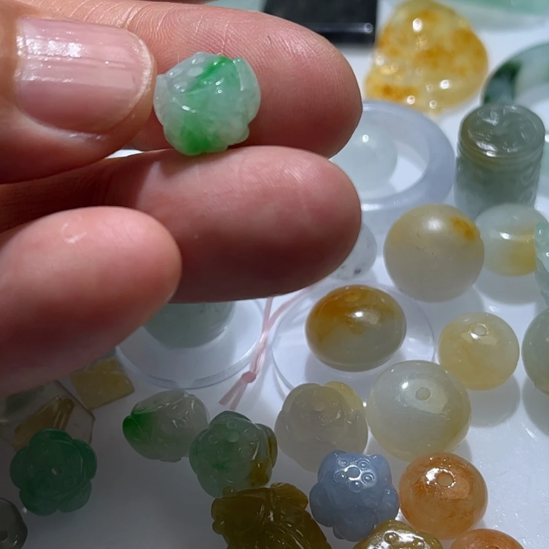 定制翡翠未镶嵌莲花