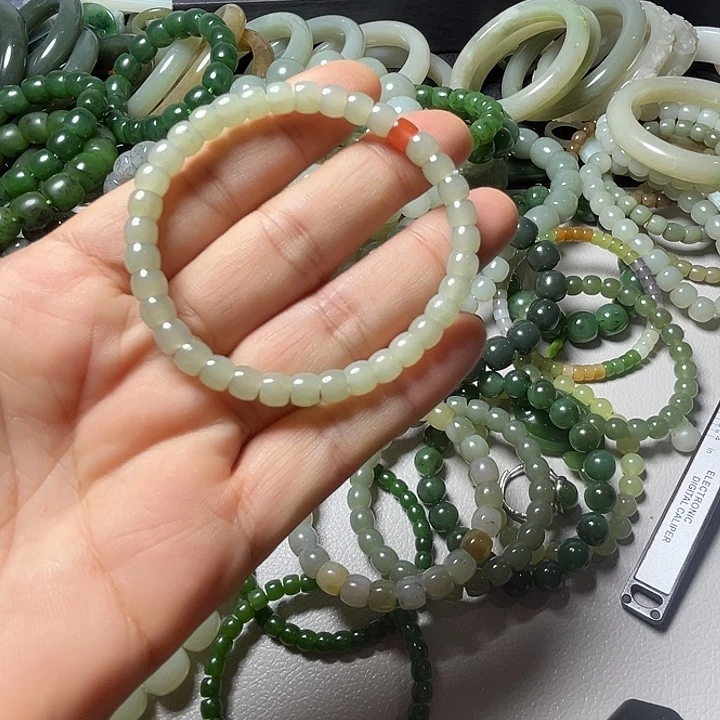 和田玉未镶嵌手串6