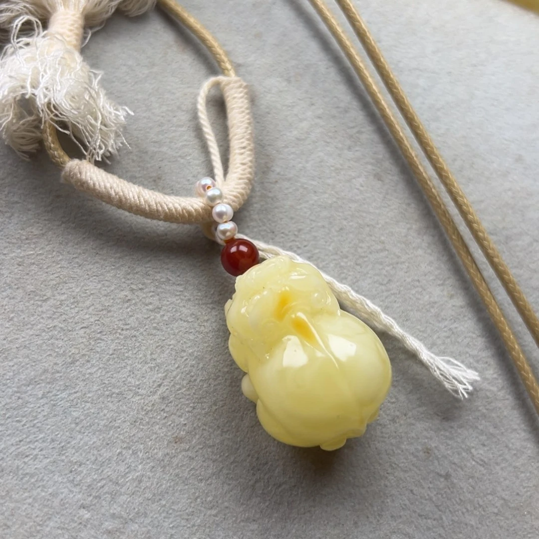 蜜蜡未镶嵌颈饰白蜡小皮休