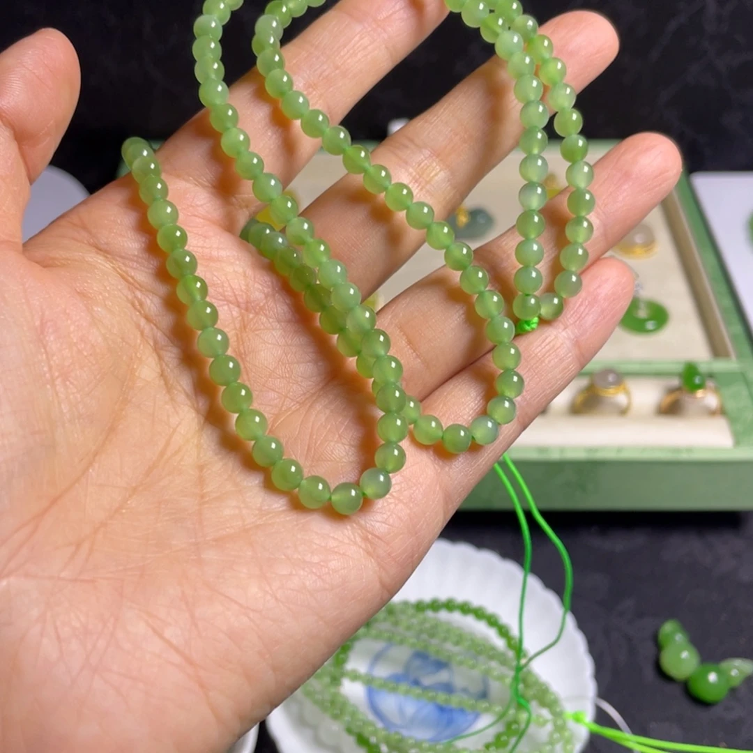 和田玉未镶嵌手串