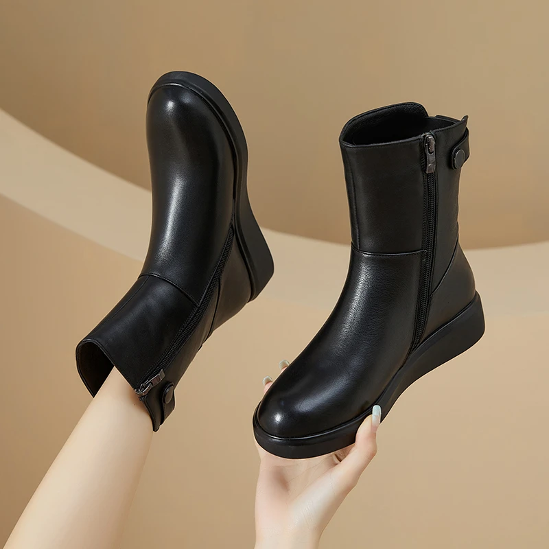 马丁靴2025秋冬新款真皮靴子42厚底中筒靴侧拉链洋气大码短靴女43