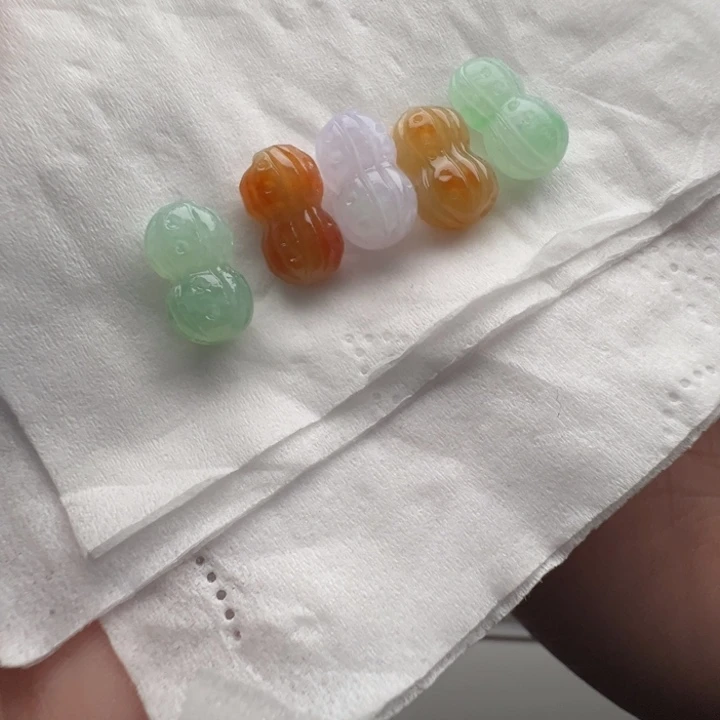 定制翡翠未镶嵌包抛光