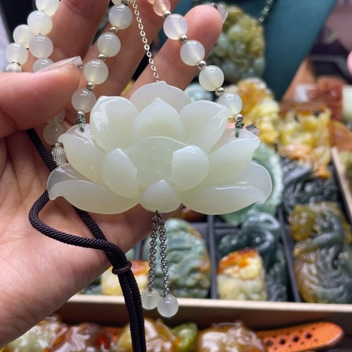 蛇纹石玉未镶嵌挂件