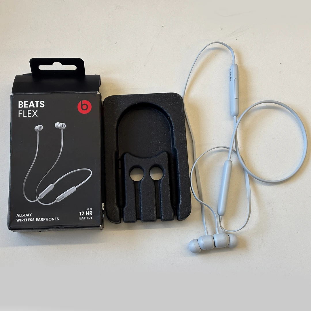 95新 BEATS Beats Flex 耳机 云雾灰-已拆封