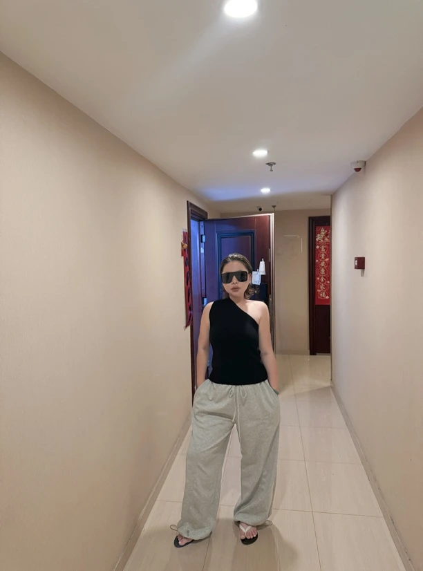 大码女装斜肩单上衣针织背心洋气小众显瘦韩国