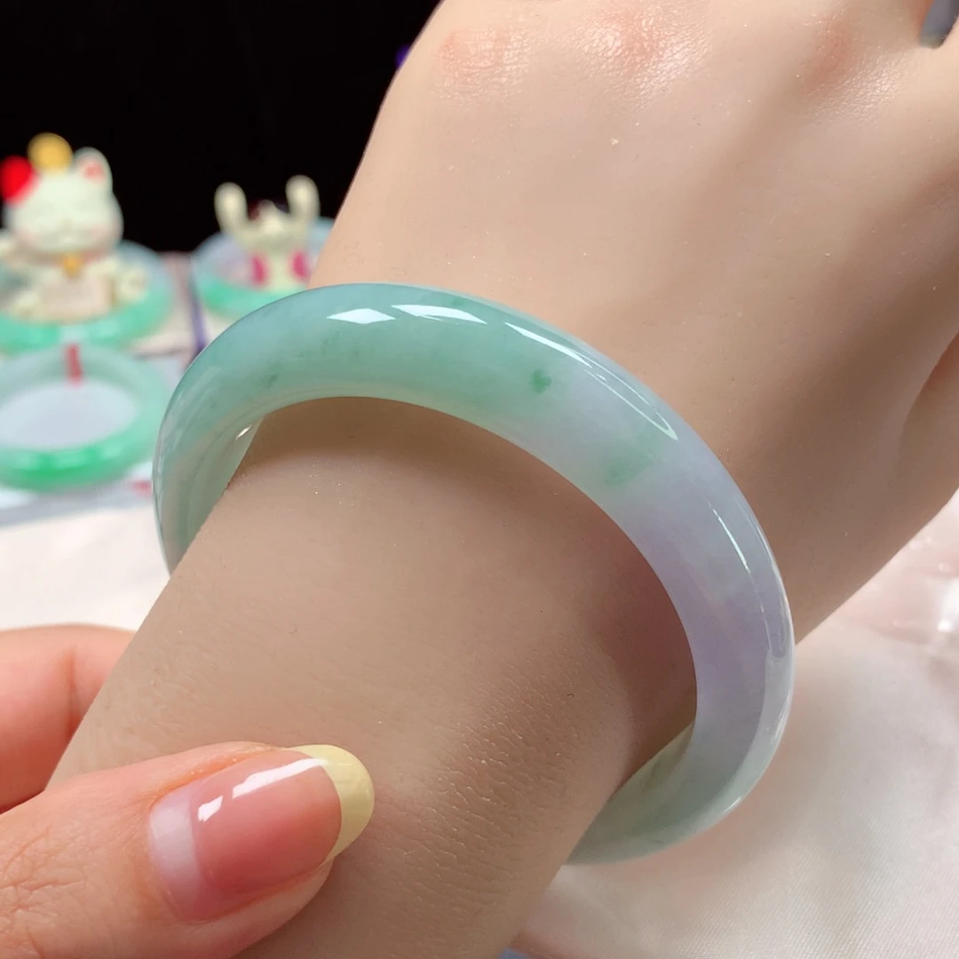 翡翠手镯未镶嵌飘花春彩47