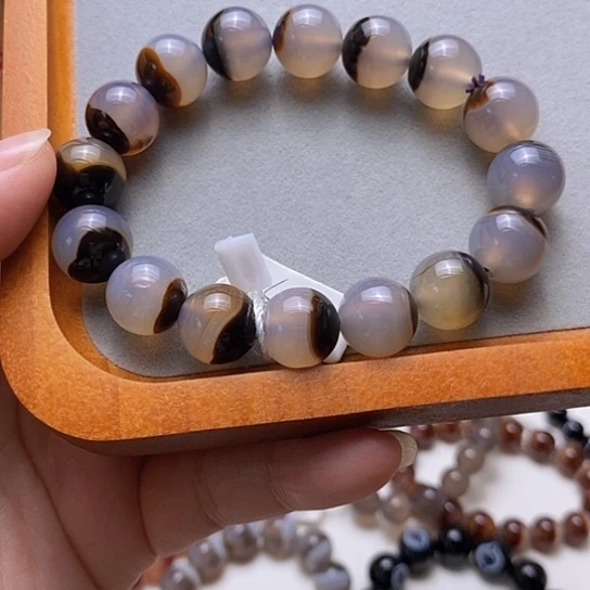 歌***平玛瑙/玉髓未镶嵌手链