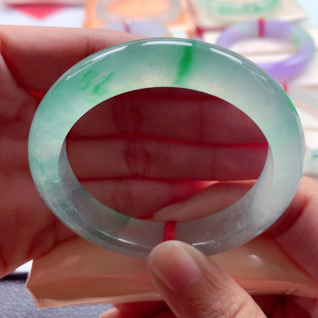 翡翠未镶嵌手镯51炸光高冰起钢飘阳绿绝美毕业A