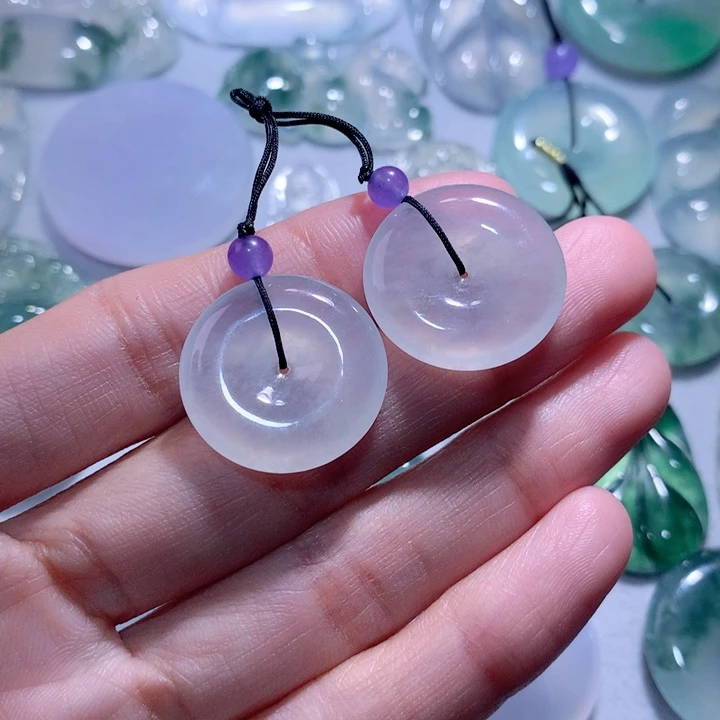 翡翠颈饰未镶嵌一对扣