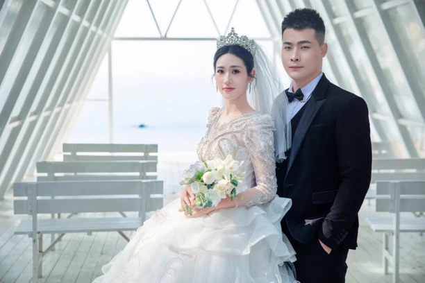 婚纱照有活动2+2