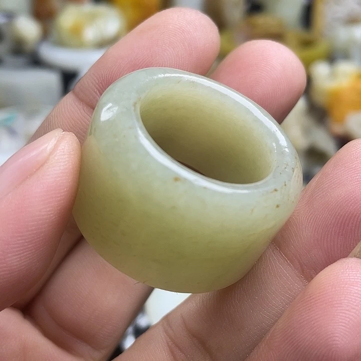 颈饰未镶嵌和田玉（糖玉）