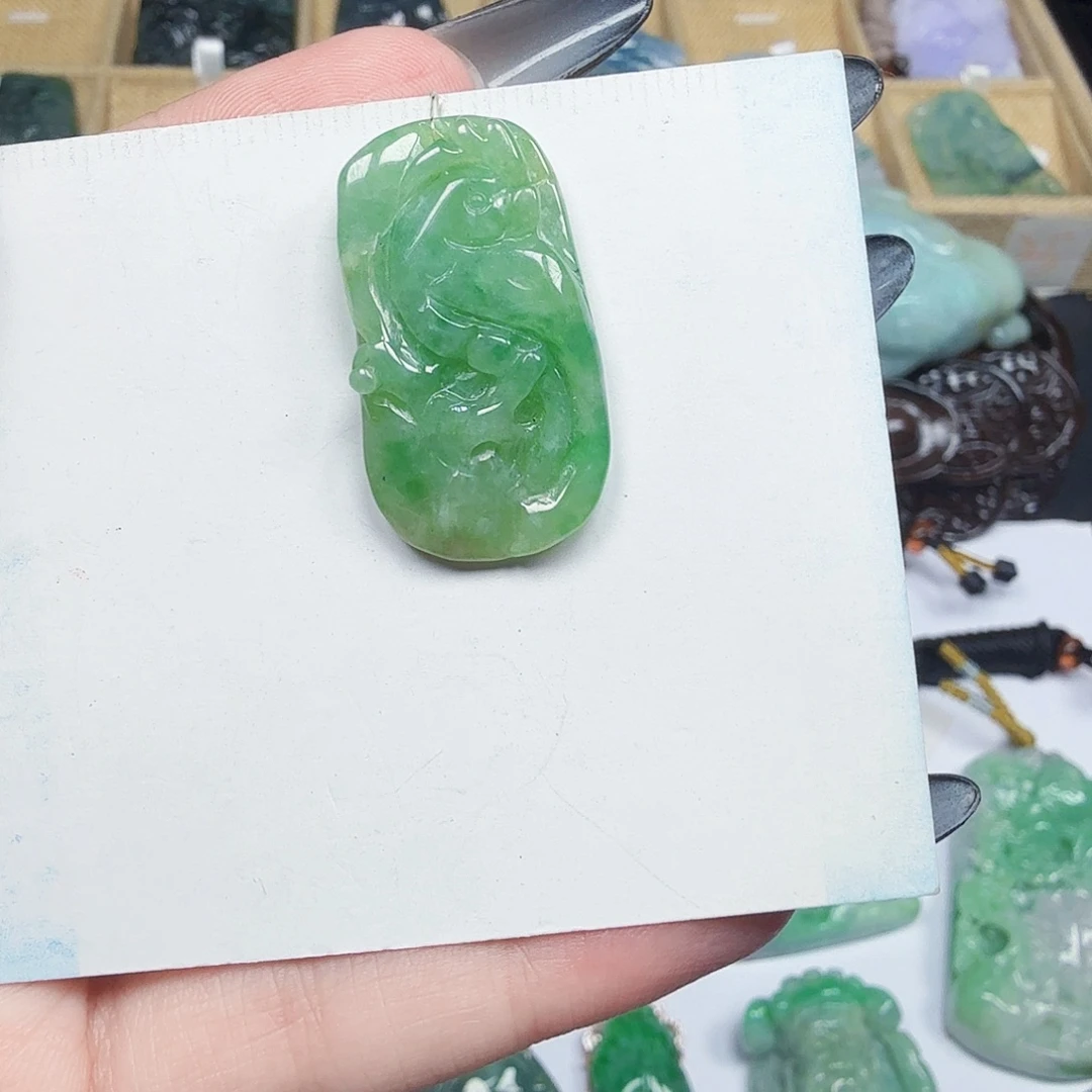 翡翠未镶嵌颈饰翡翠