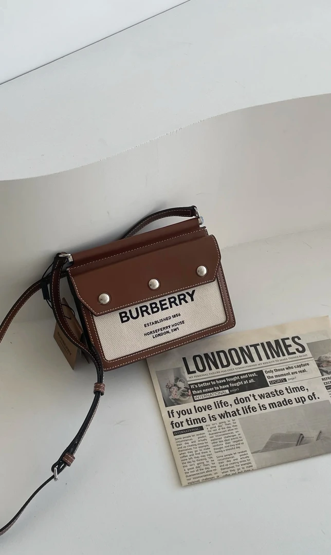 99新 BURBERRY/博柏利 巴宝莉双面邮差/公价无/甄选