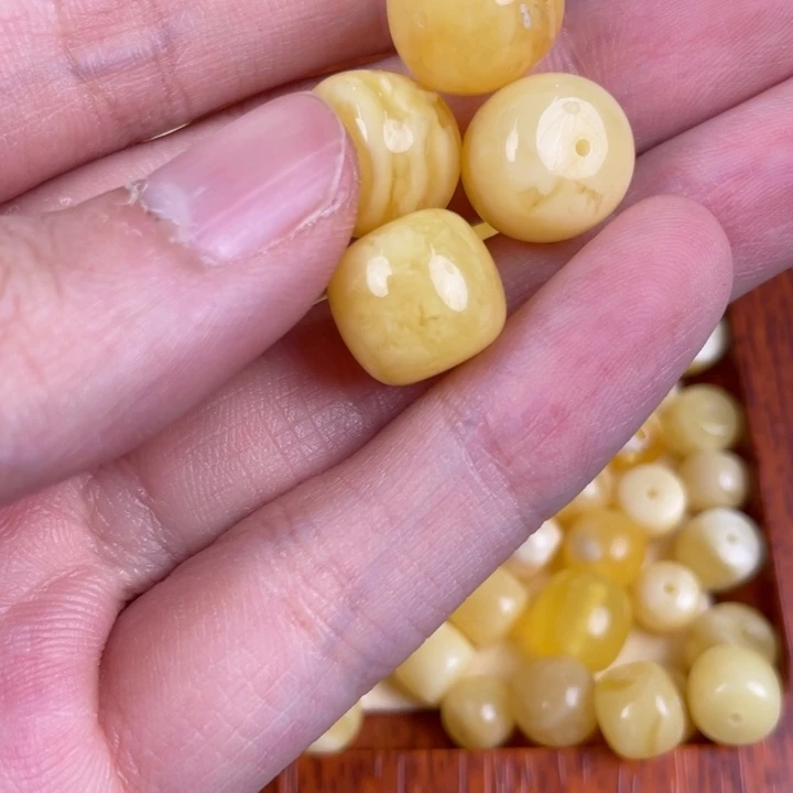 琥珀裸石未镶嵌多样性发货发一个85