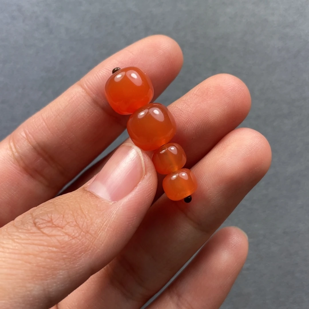 南红玛瑙未镶嵌配饰一组