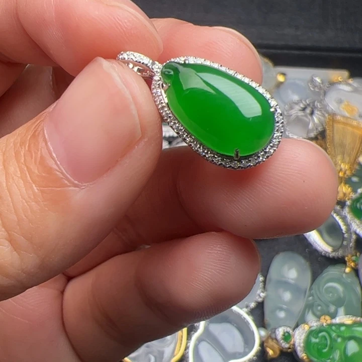 翡翠18K金镶嵌吊坠(不含链)