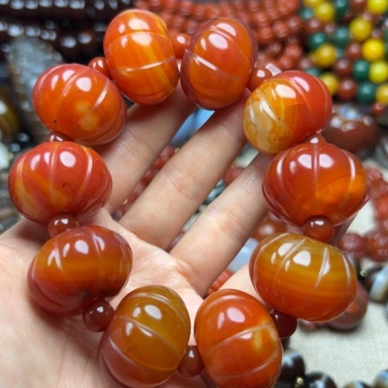 逸***利玛瑙/玉髓未镶嵌颈饰