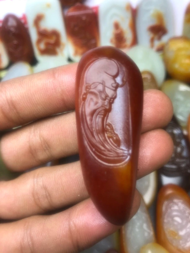 和田玉侧脸关公吊坠