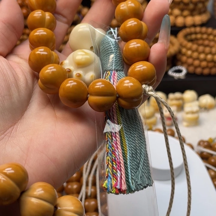 小***王吊坠猴头核桃微瑕柯基屁桃➕爱心猫爪