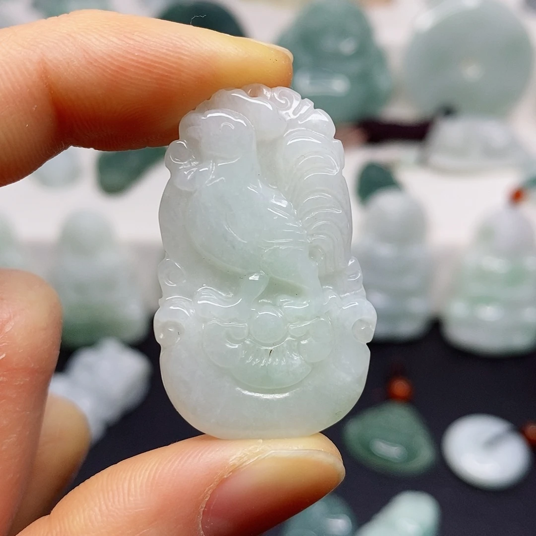 翡翠颈饰未镶嵌吊坠