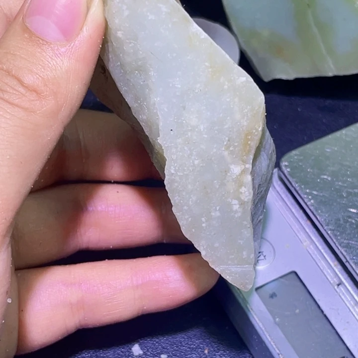 和田玉未镶嵌珠宝半成品