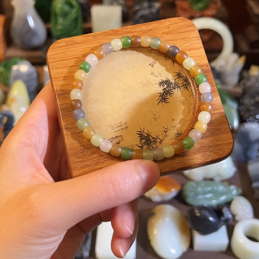 和田玉未镶嵌手串