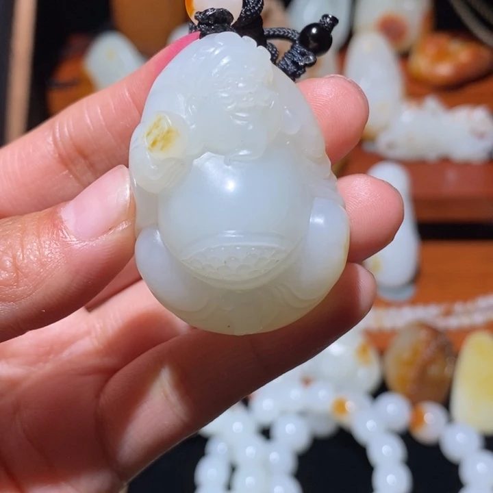 奎***6和田玉未镶嵌颈饰