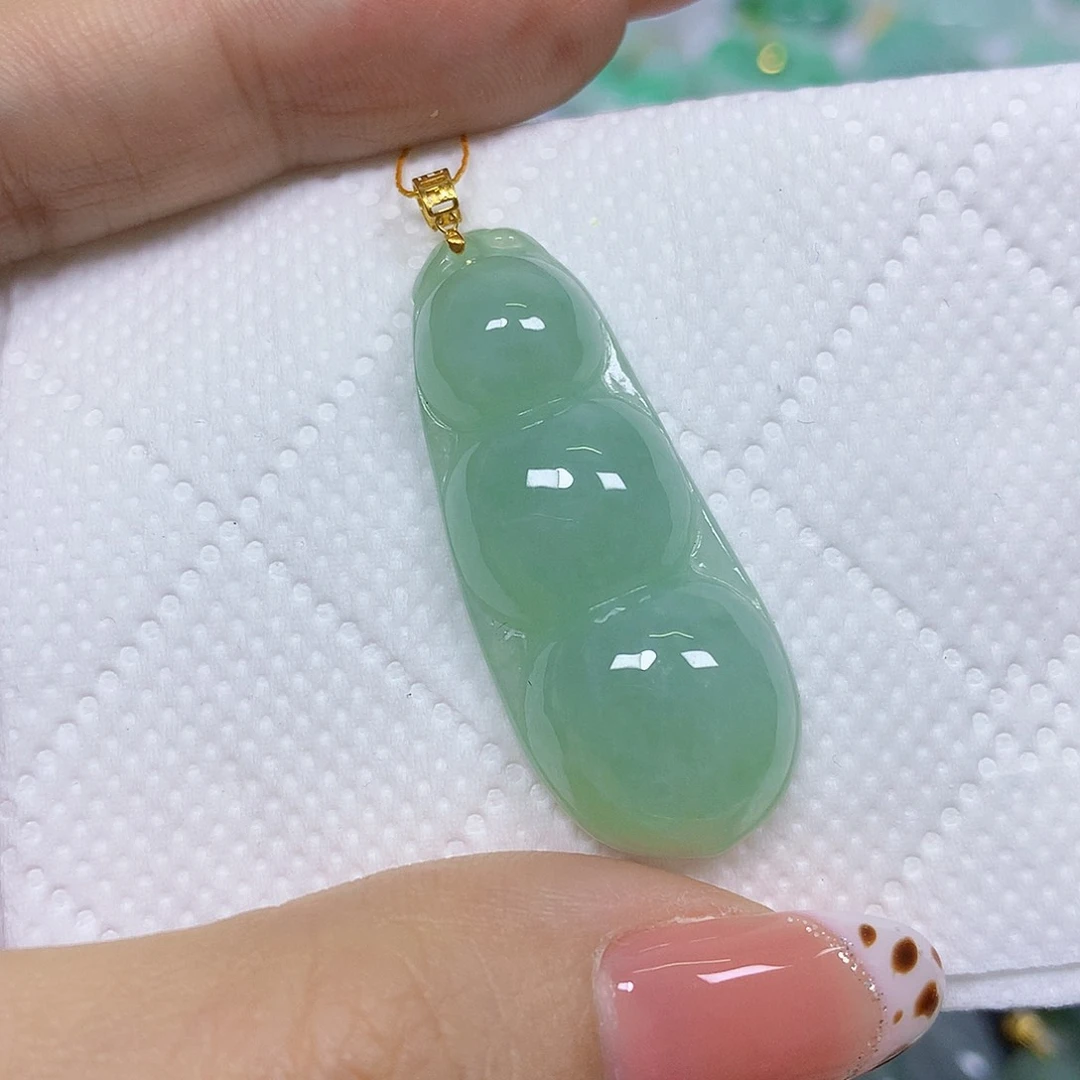 颈饰18K金镶嵌翡翠挂件