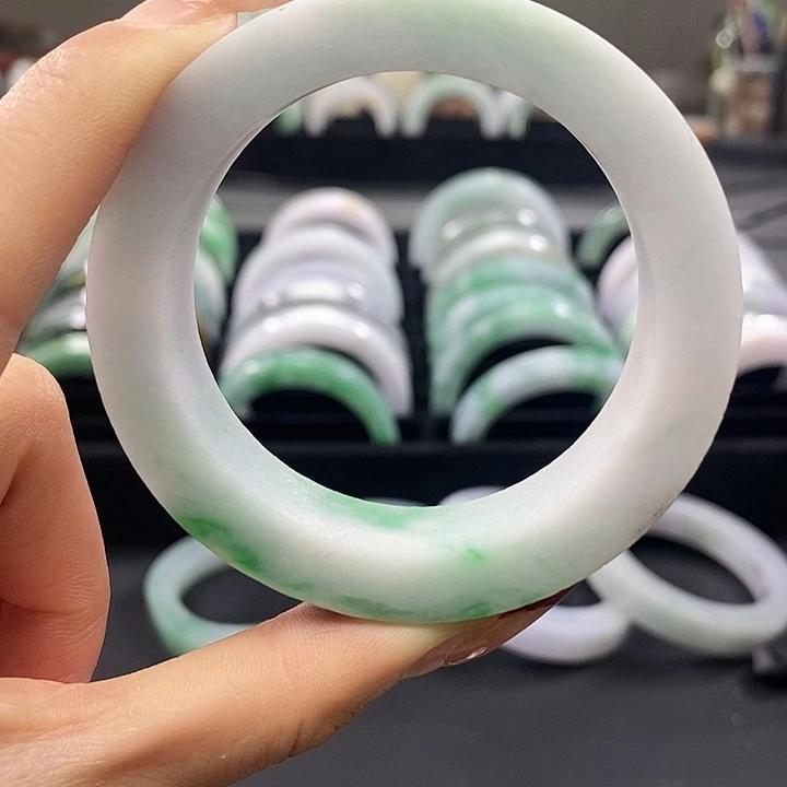 翡翠未镶嵌手镯888888888