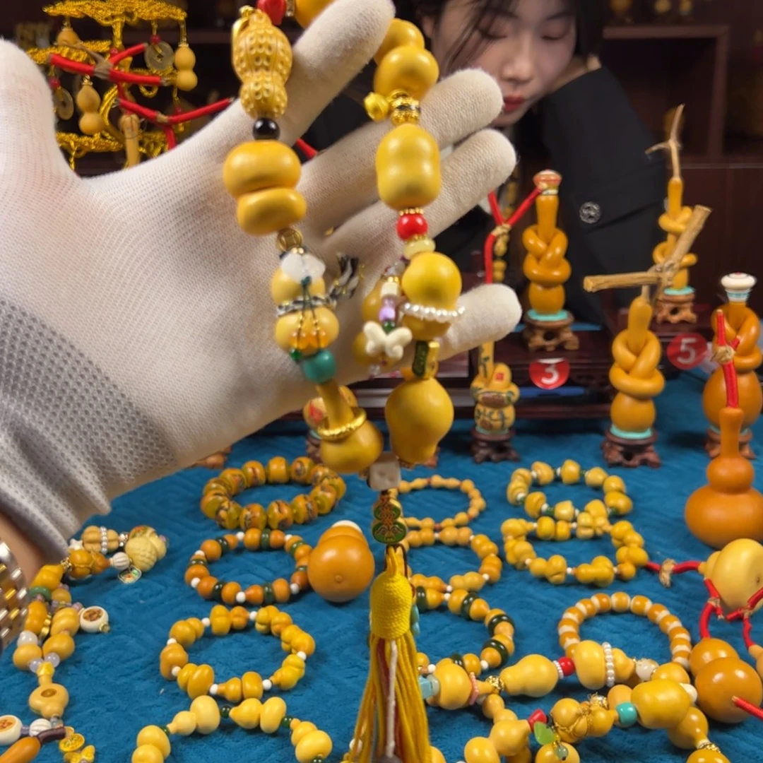 衣****店不用自己花钱来的都不会