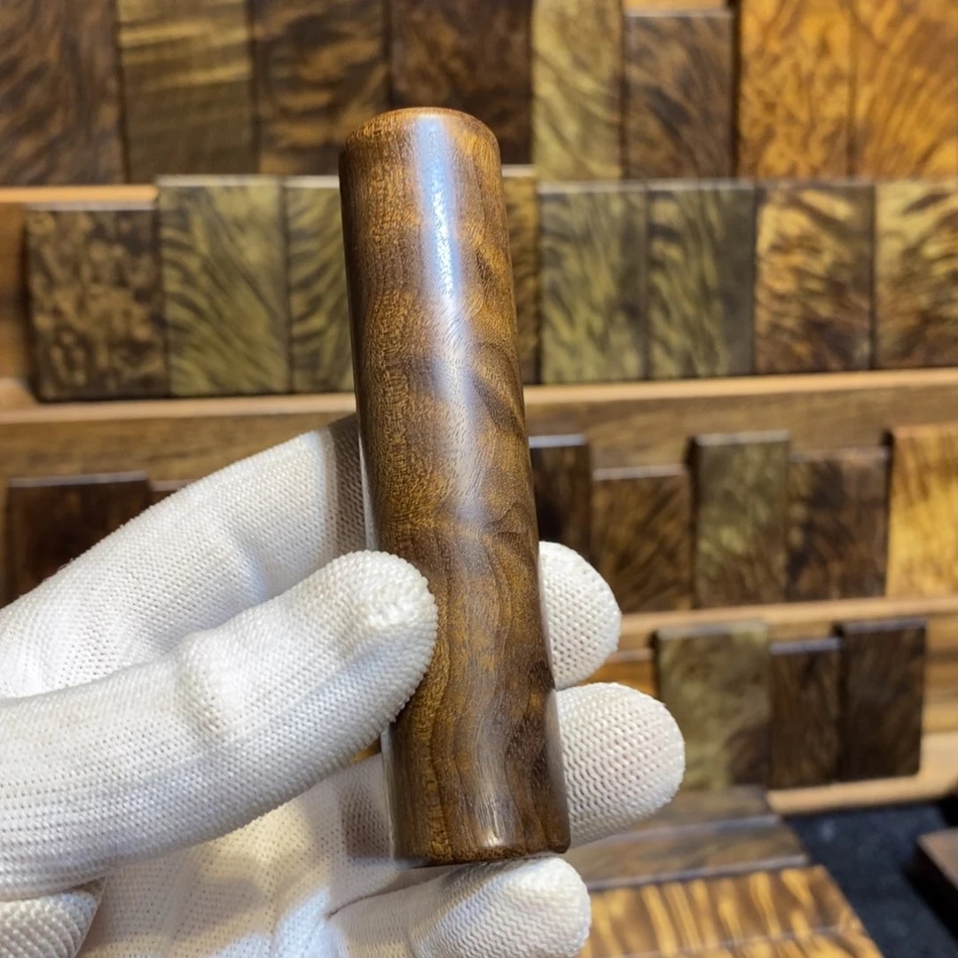 阴沉木?阴沉金丝楠木手把件