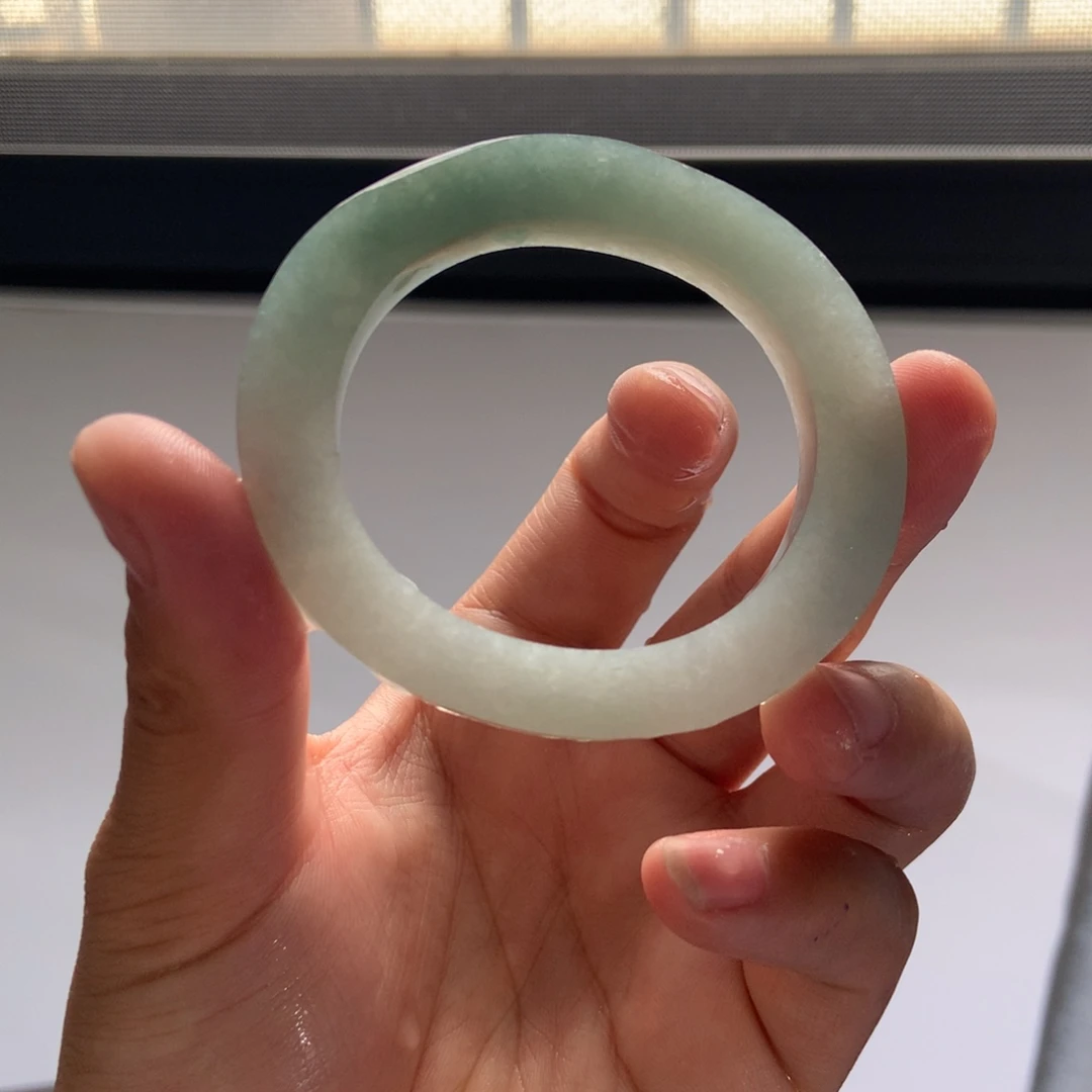 定制翡翠未镶嵌翡翠手镯