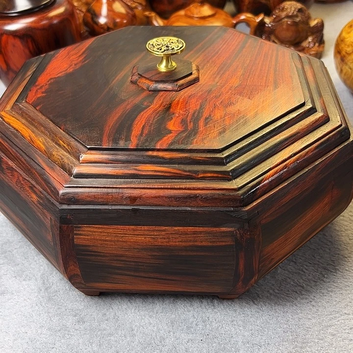 外*客老挝大红酸枝果盒一个