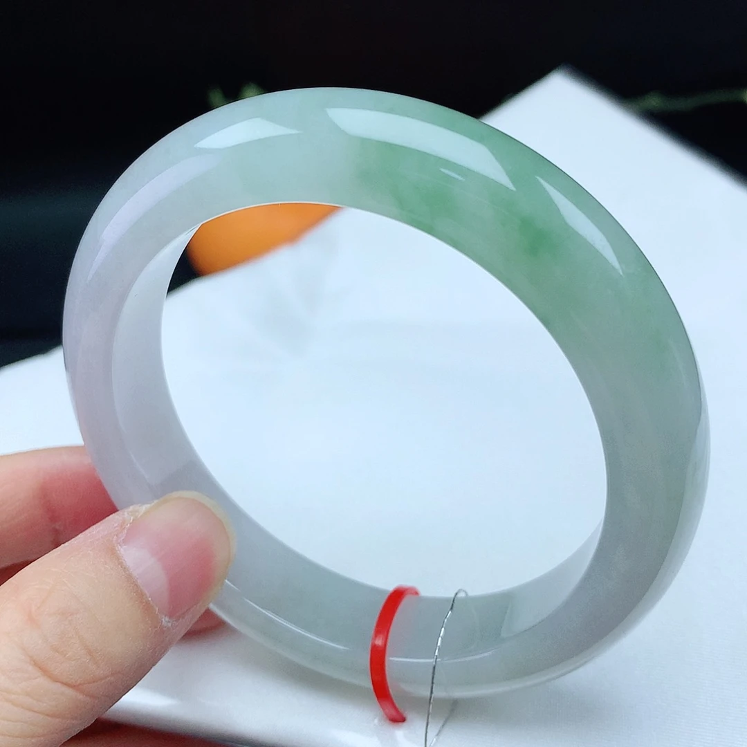 翡翠手镯未镶嵌58轮胎