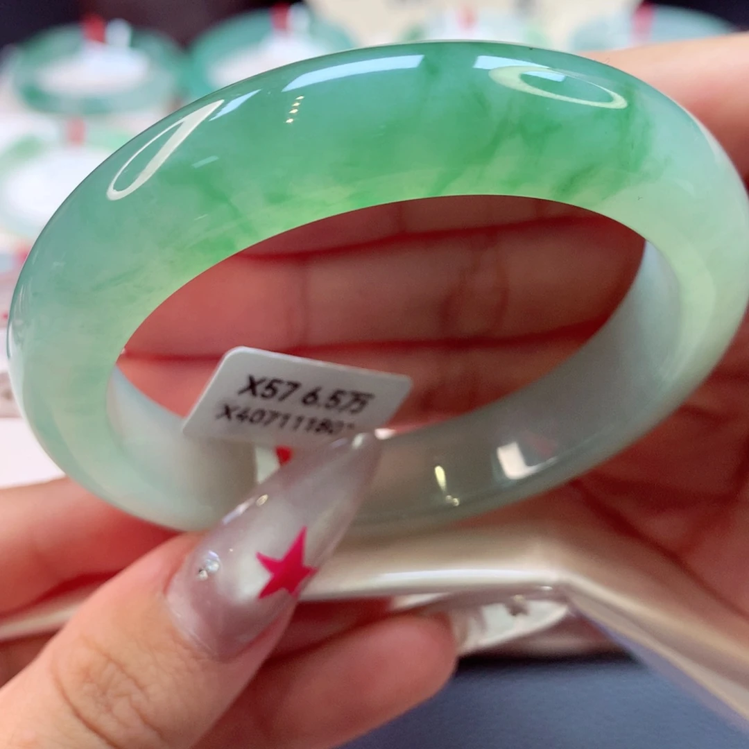 翡翠手镯未镶嵌正圈8号66