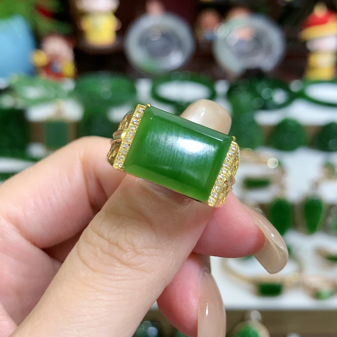 18K金镶嵌戒指和田玉（碧玉）越**好