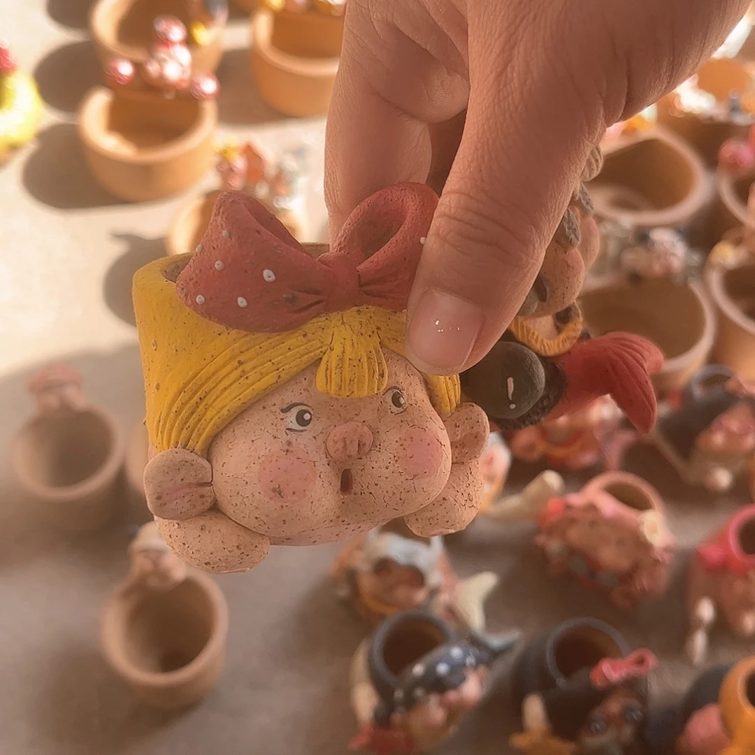 泥塑就**事古镇炻陶含瑕疵