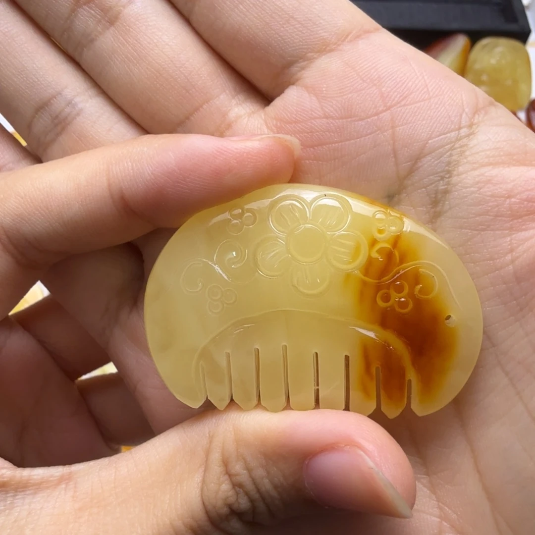 蜜蜡未镶嵌珠宝奇石