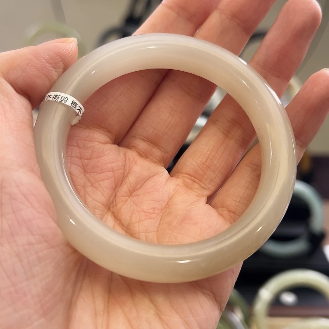 和田玉未镶嵌手镯58