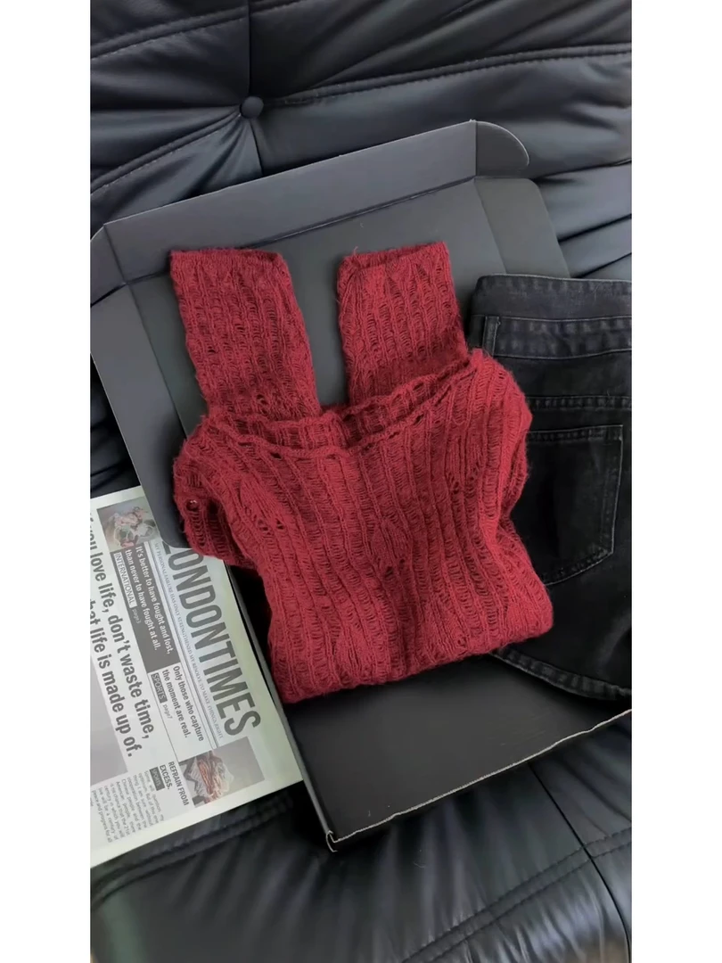 2025秋小众设计高级感今年流行盐系别致独特减龄绝美红色针织衫