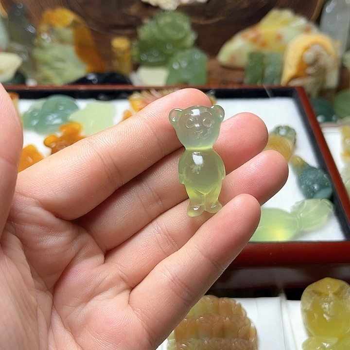 未镶嵌蛇纹石玉颈饰